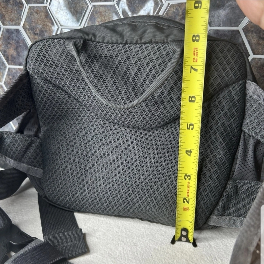 Hiking Bag By Mountainsmith Belted Purse For Safety - Picture 10 of 10